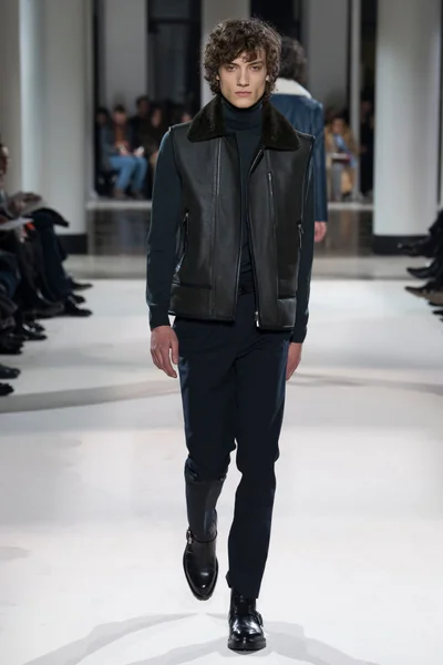 Look 22